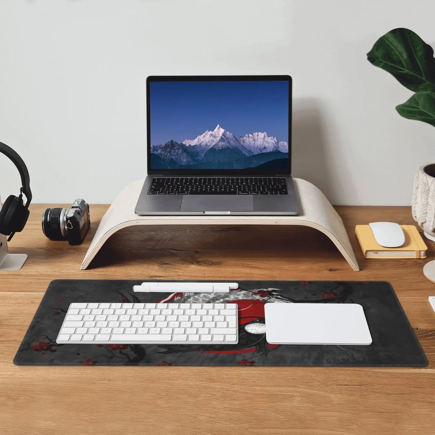 Hollow Knight Silksong Geniş Mouse Pad